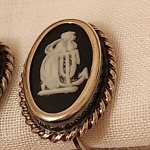 Wedgewood Sterling Screwback Earrings